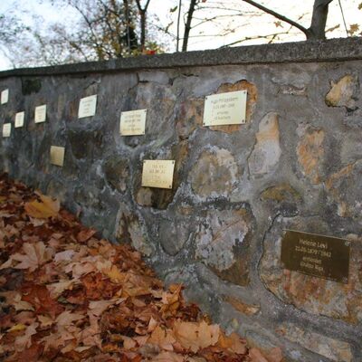 Jüdischer Friedhof-Erinnerungstafeln