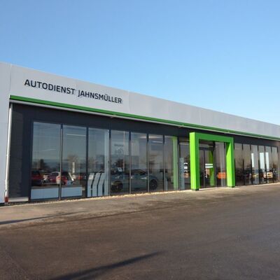 Bild vergrößern: Jahnsmüller Autohaus außen