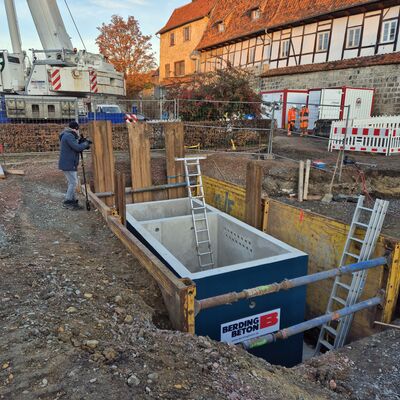 Bild vergr&ouml;&szlig;ern: Sie besteht aus zwei Kammern – einer Trocken- und einer Nasskammer, die durch ein Schott getrennt sind.