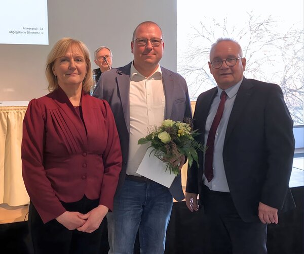 Bild vergr&ouml;&szlig;ern: Sebastian Petrusch zum neuen Vorsitzenden des Stadtrates gew�hlt