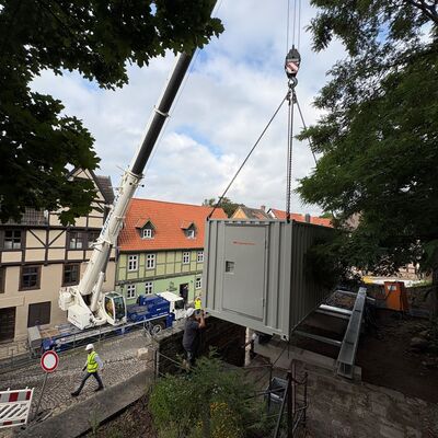 Kranarbeiten Notstromaggregat